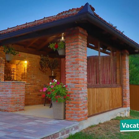 Vacation Home Alan 2 Kulen Vakuf Exteriör bild