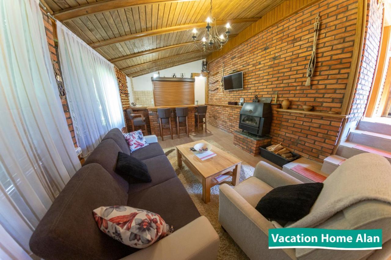 Vacation Home Alan 2 Kulen Vakuf Exteriör bild