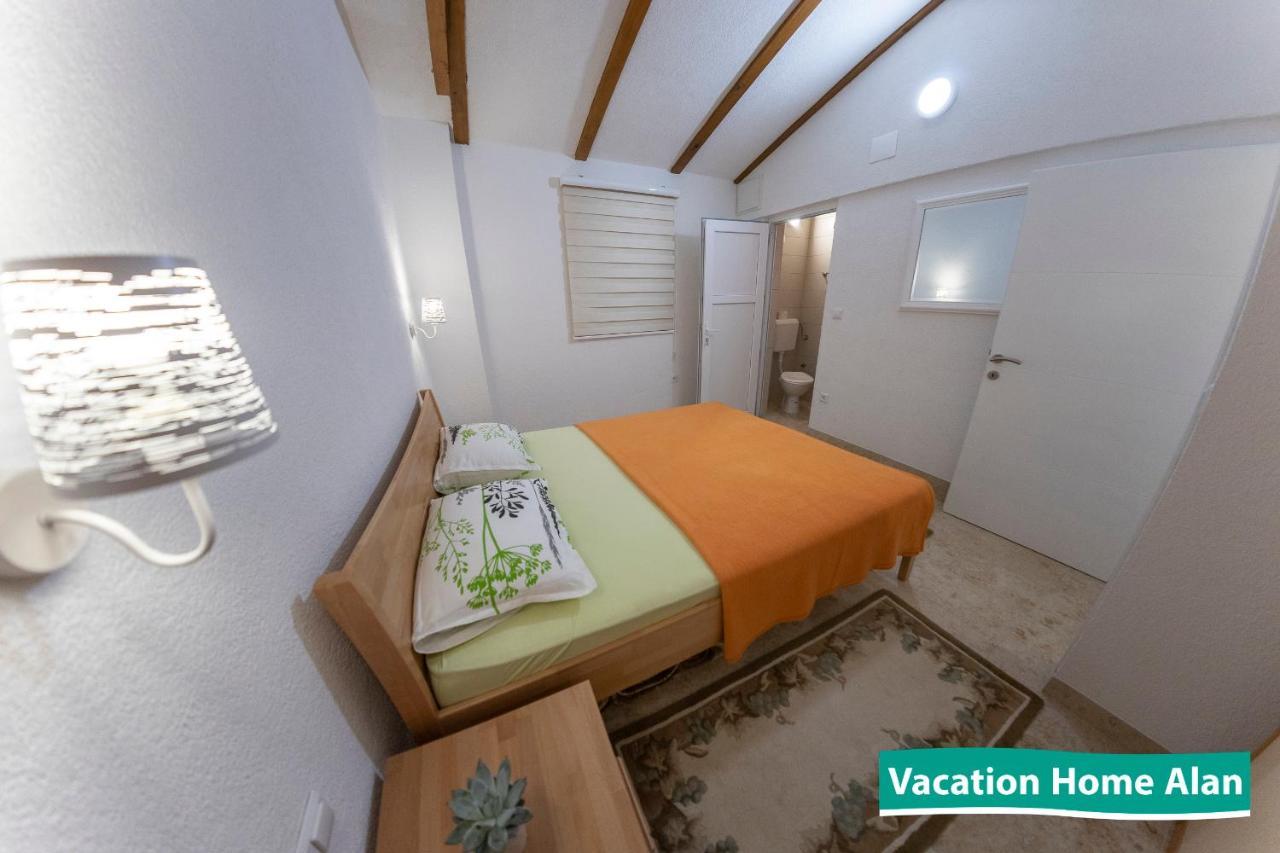 Vacation Home Alan 2 Kulen Vakuf Exteriör bild