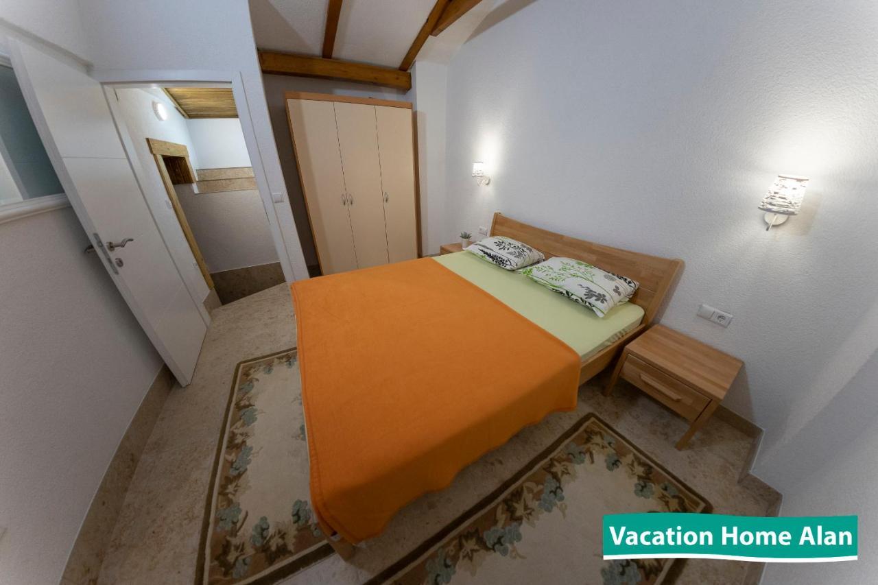 Vacation Home Alan 2 Kulen Vakuf Exteriör bild
