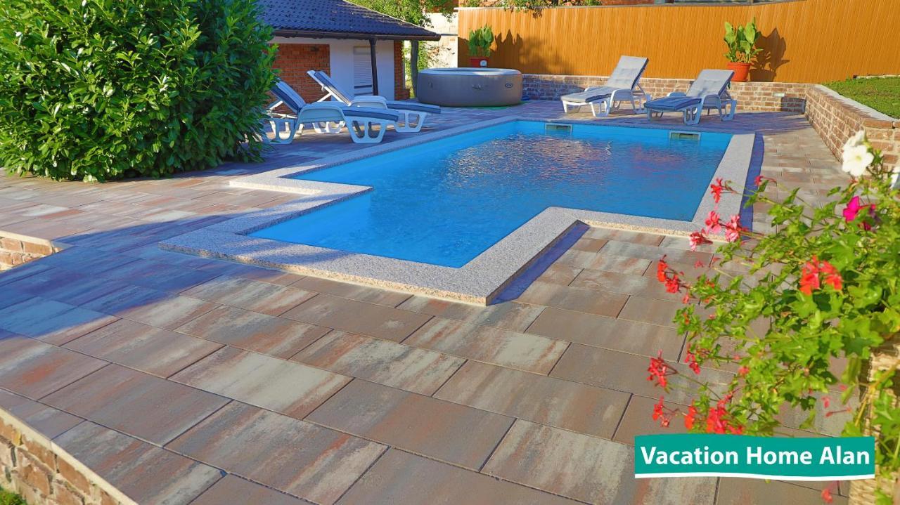 Vacation Home Alan 2 Kulen Vakuf Exteriör bild