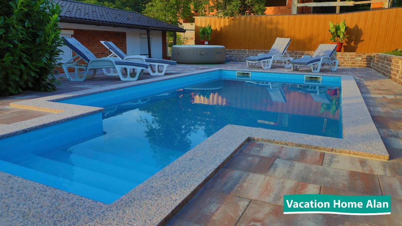 Vacation Home Alan 2 Kulen Vakuf Exteriör bild