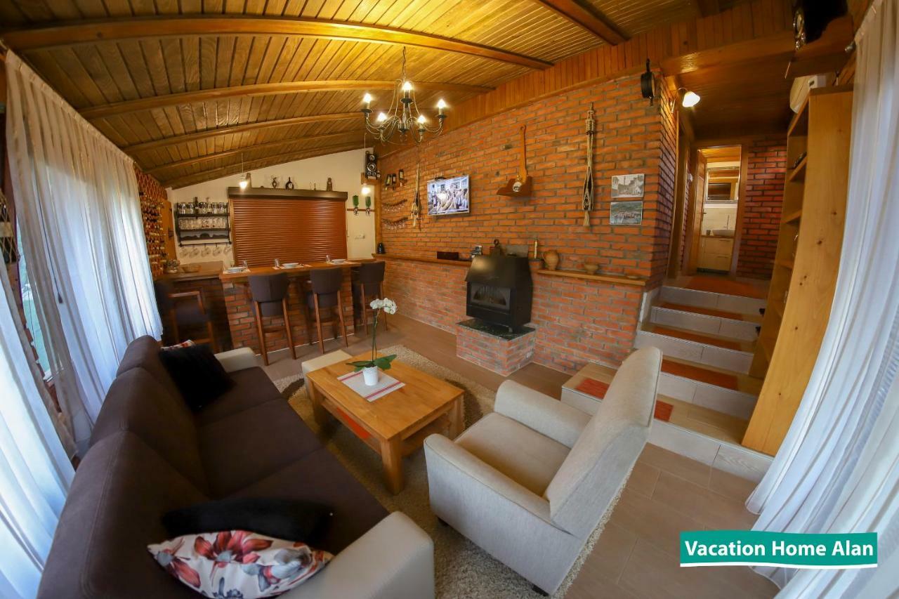 Vacation Home Alan 2 Kulen Vakuf Exteriör bild